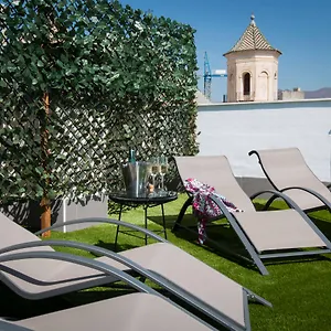 https://holidays2malaga-suites.1costadelsol.com